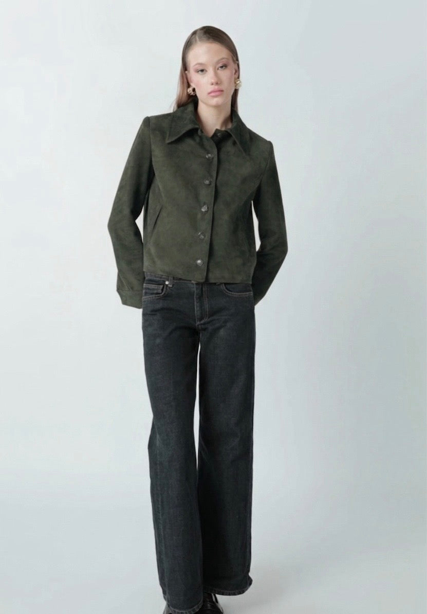 The buttoned jacket